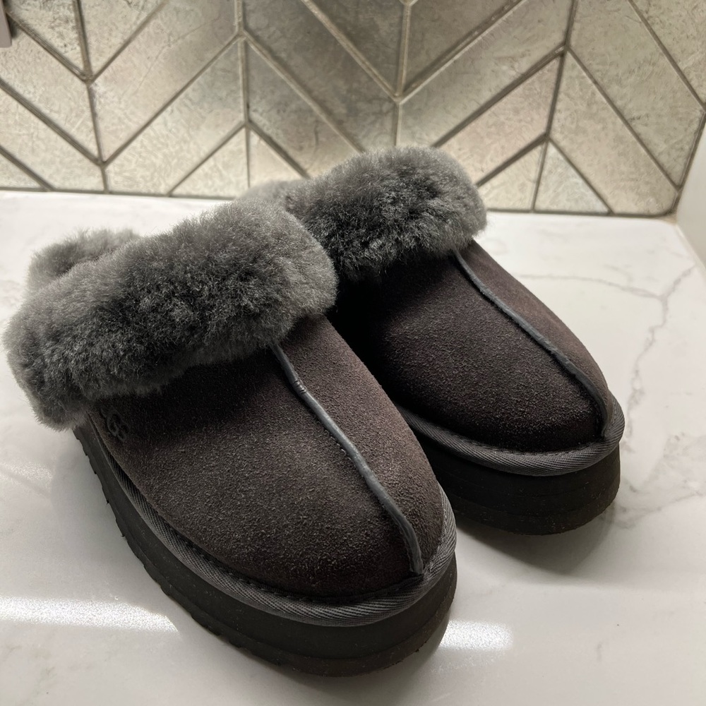 UGG Disquette suede and shearling platform slide charcoal.